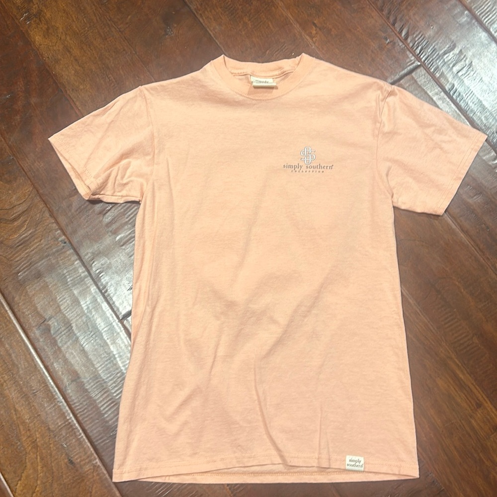 Peach Simply Southern tee. Size women’s small. “Stay positive”